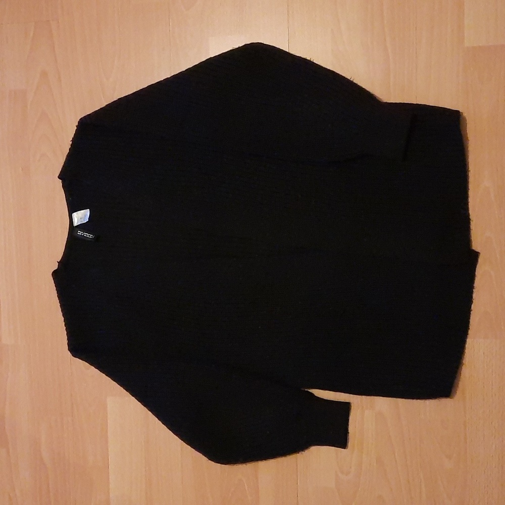 FREE- H&M Cardigan 🖤